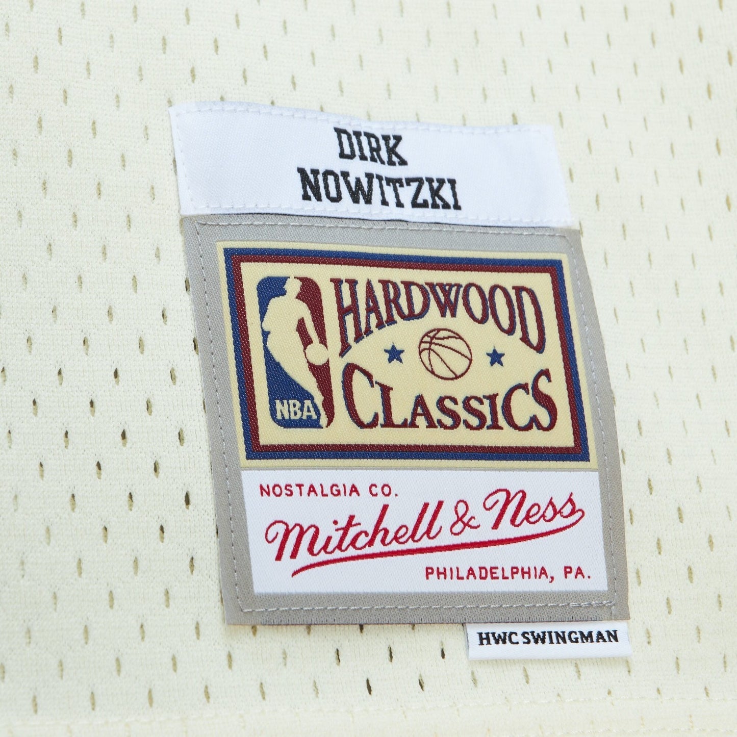Mitchell & Ness Dirk Nowitzki Cream Dallas Mavericks Basketball Jersey / RRP £119