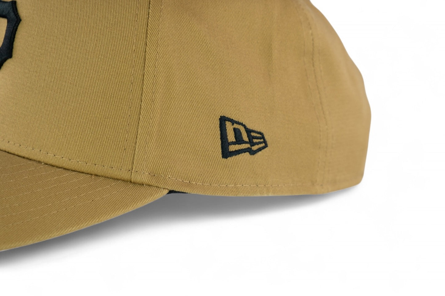 New Era Pittsburgh Pirates 9FORTY A Frame Evergreen Cap / Wheat Beige / RRP £30