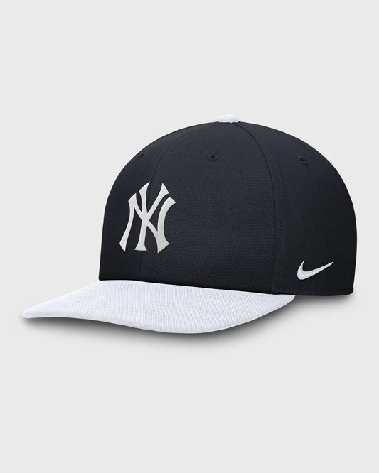 Nike Adult New York Yankees Dri-Fit Pro Brim Snapback / Blue White / RRP £28