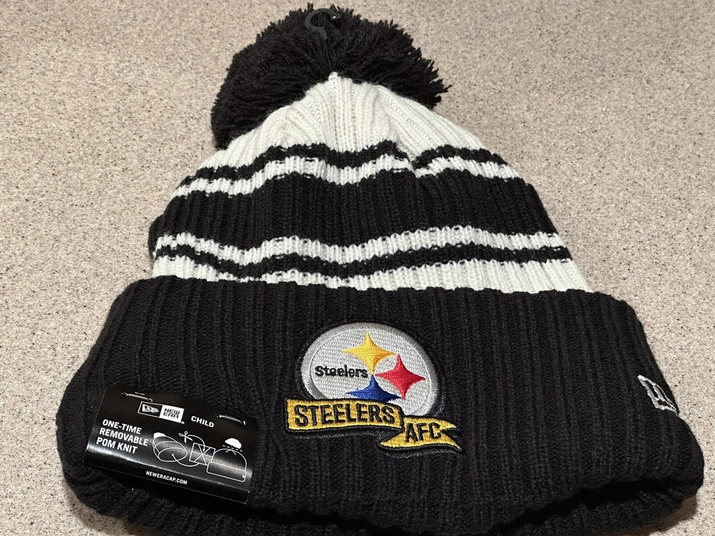New Era Adult Pittsburgh Steelers NFL 2022 Beanie Knit Hat / Ivory / RRP £30