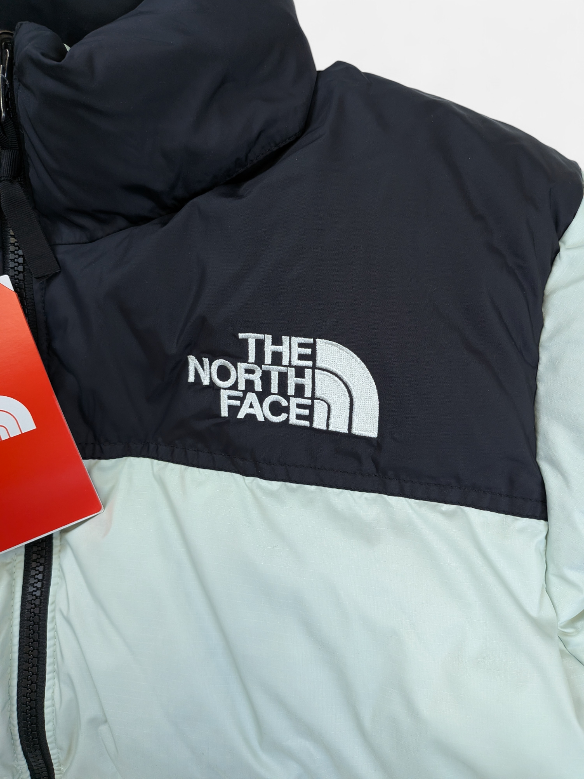 The North Face Womens 1996 RETRO NUPTSE PUFFER JACKET / Green Mist / RRP £315