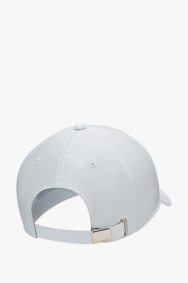 Nike Adult Dri-FIT H86 Metal Swoosh Cap / White Silver / RRP £24