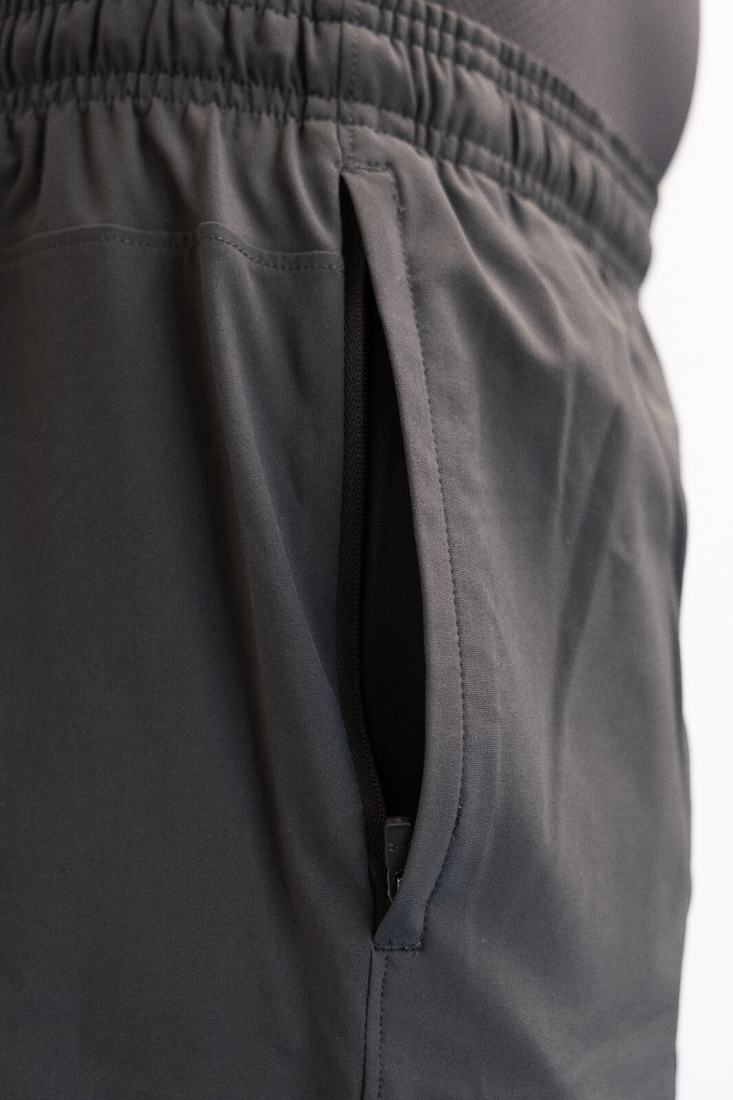 Under Armour 2019-20 Lokomotiv Moscow Touchline pants / Grey / Mens / RRP £49.99