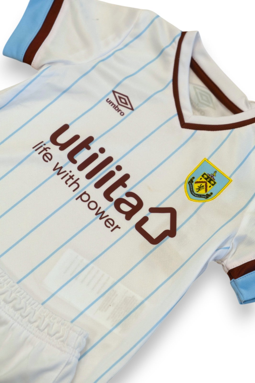 Umbro 2021-22 Kids Burnley Away Full Kit / White / RRP £35
