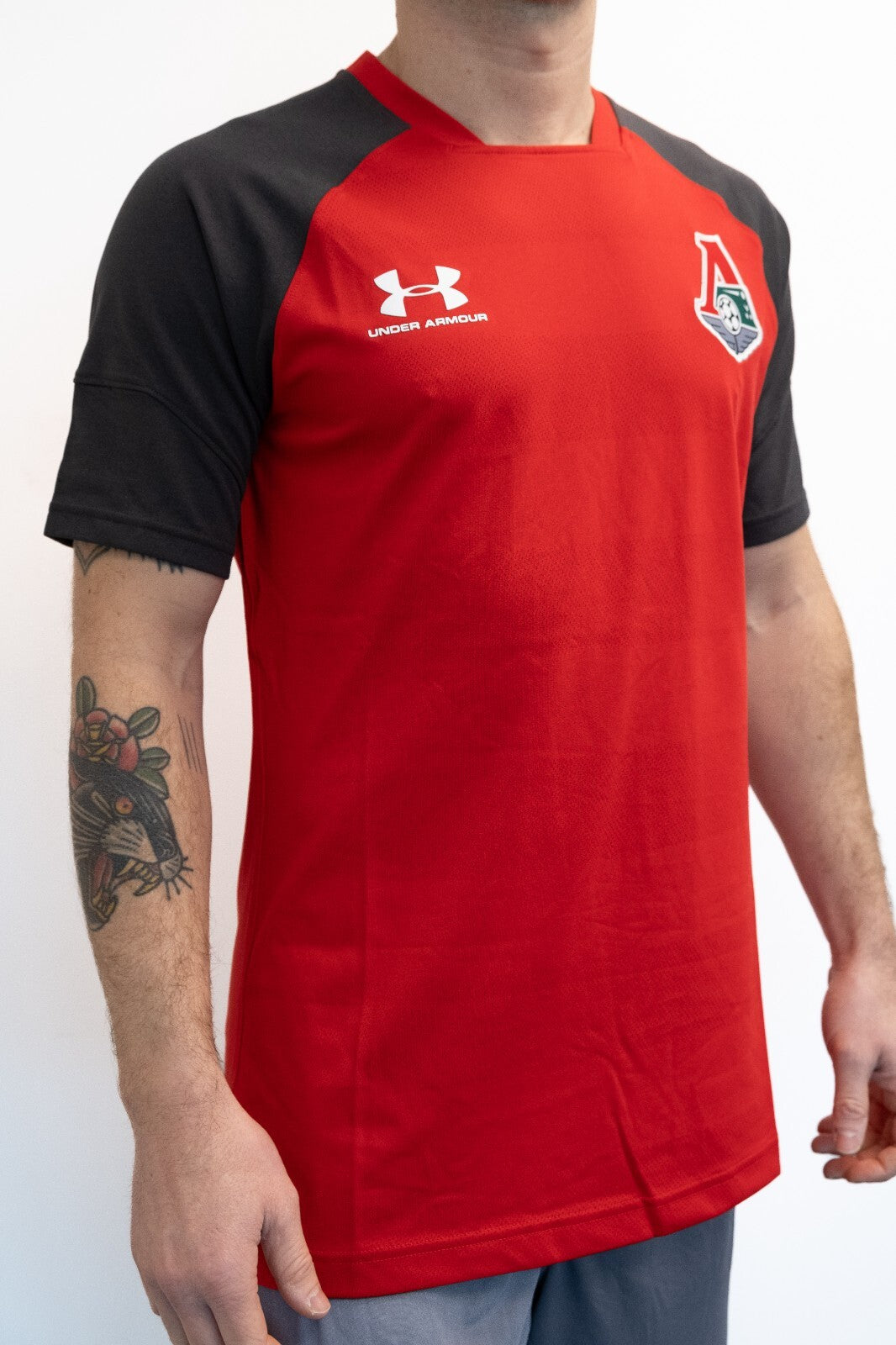 Under Armour 2019-20 Lokomotiv Moscow Training Tee / Red / Mens / RRP £29.99