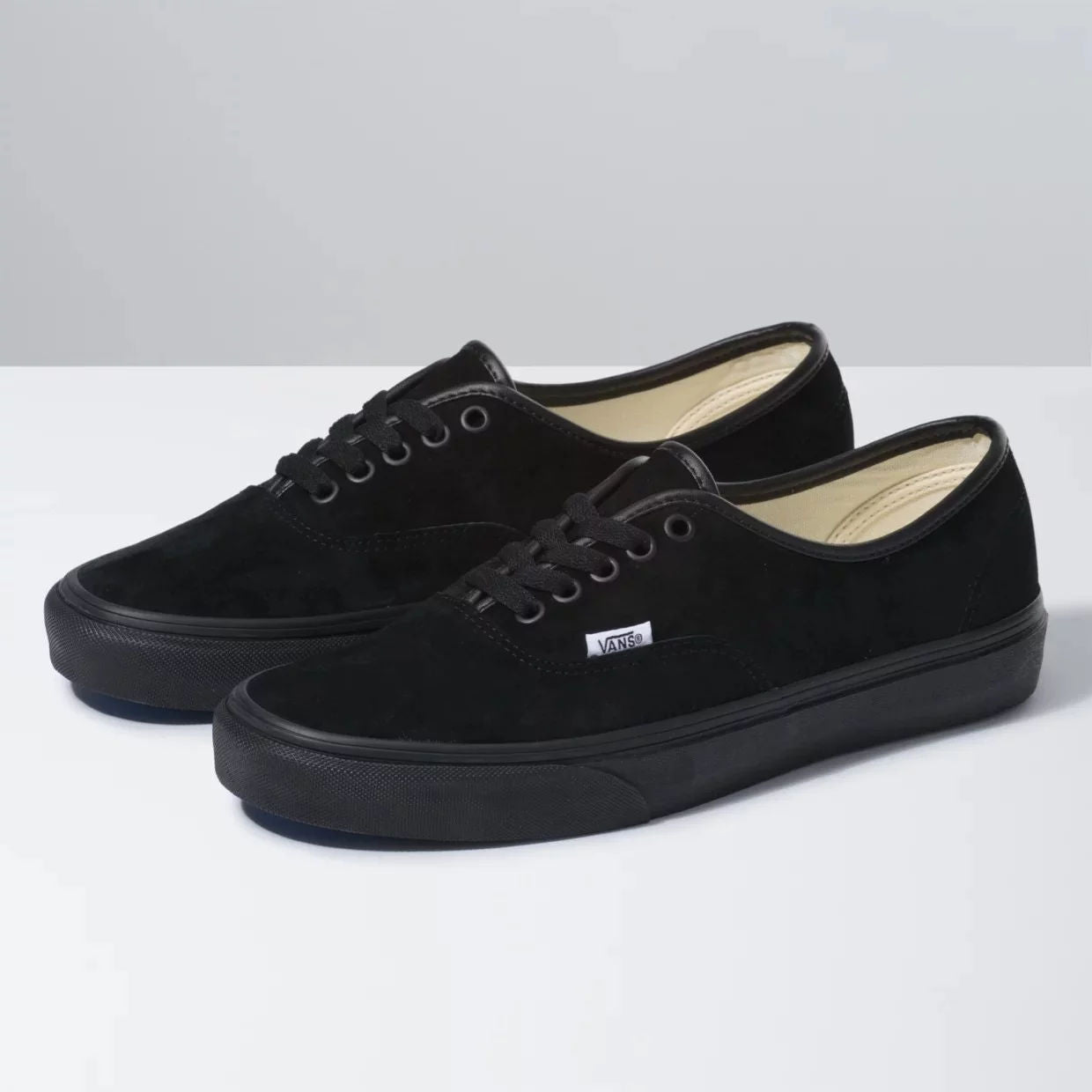 Vans Authentic Trainers / (Pig Suede) Black Black / Mens / RRP £60