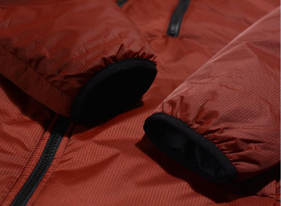 The North Face Men’s Himalayan Light Synth Hoodie – Brick House Red Outerwear