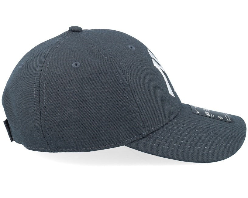 Nike New York Yankees NY Structured Club Cap / Grey White / RRP £25
