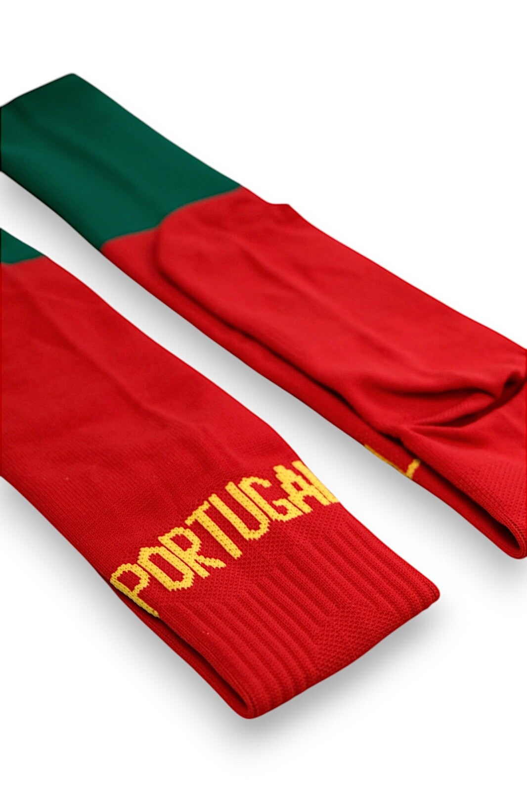 Nike 2004-06 Portugal Home Socks / Mens / Red / RRP £19.99