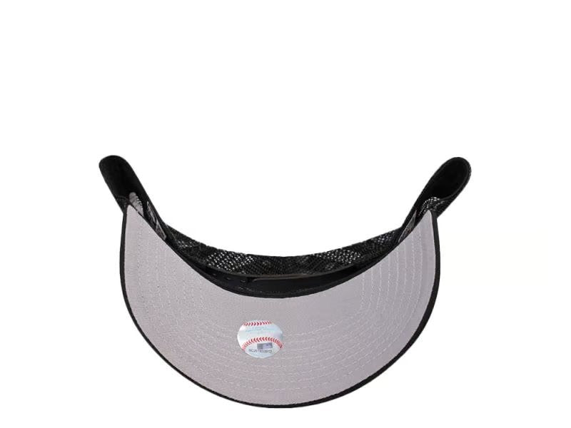 New Era Adult Toronto Blue Jays 9Forty Trucker / Black / RRP £30